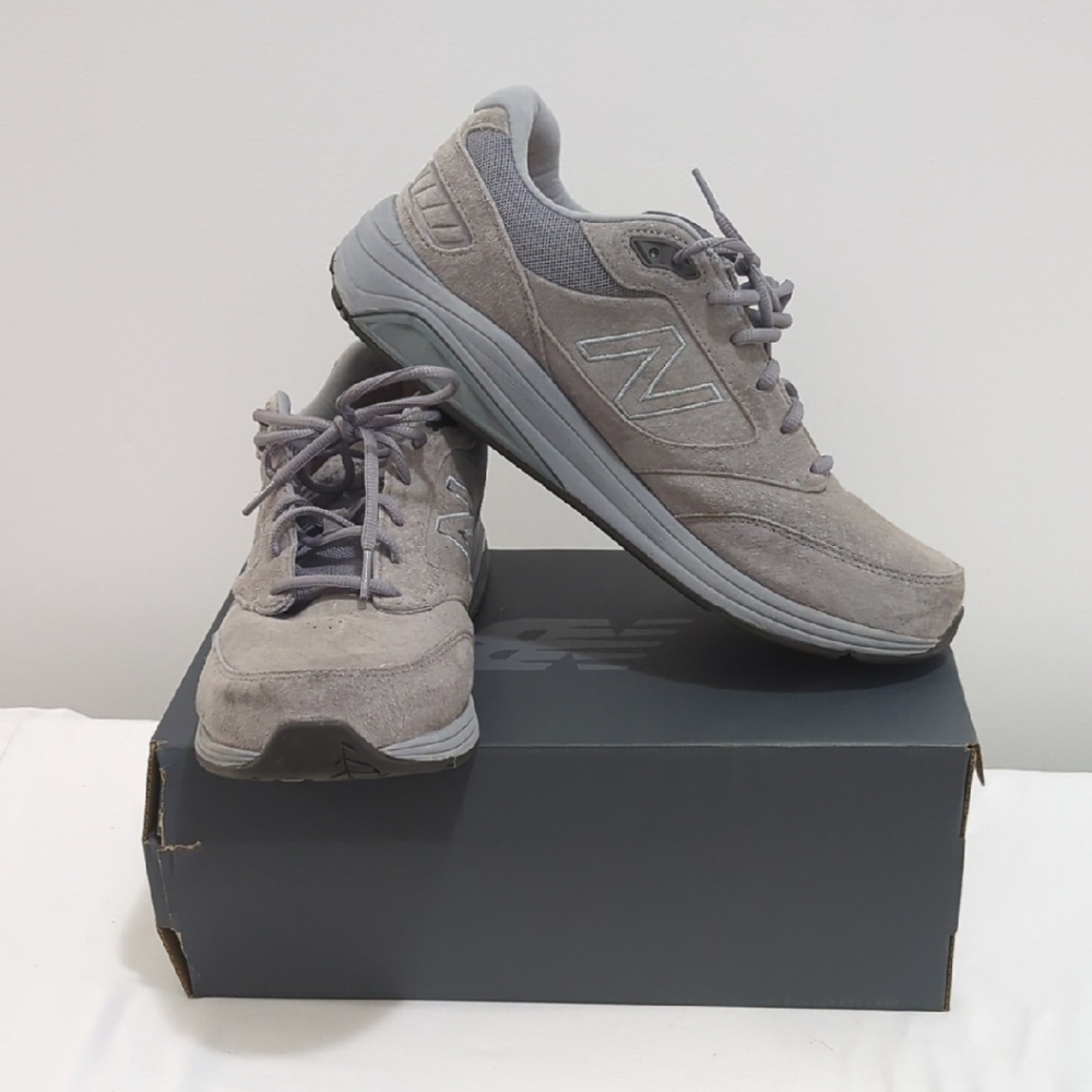 New Balance 928 Gray Sneakers with Modern Design and Comfort